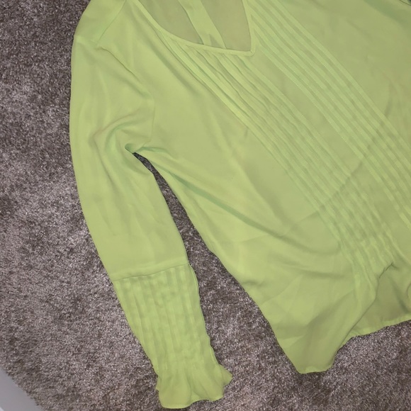 The Limited Women’s Green Blouse - Picture 7 of 10